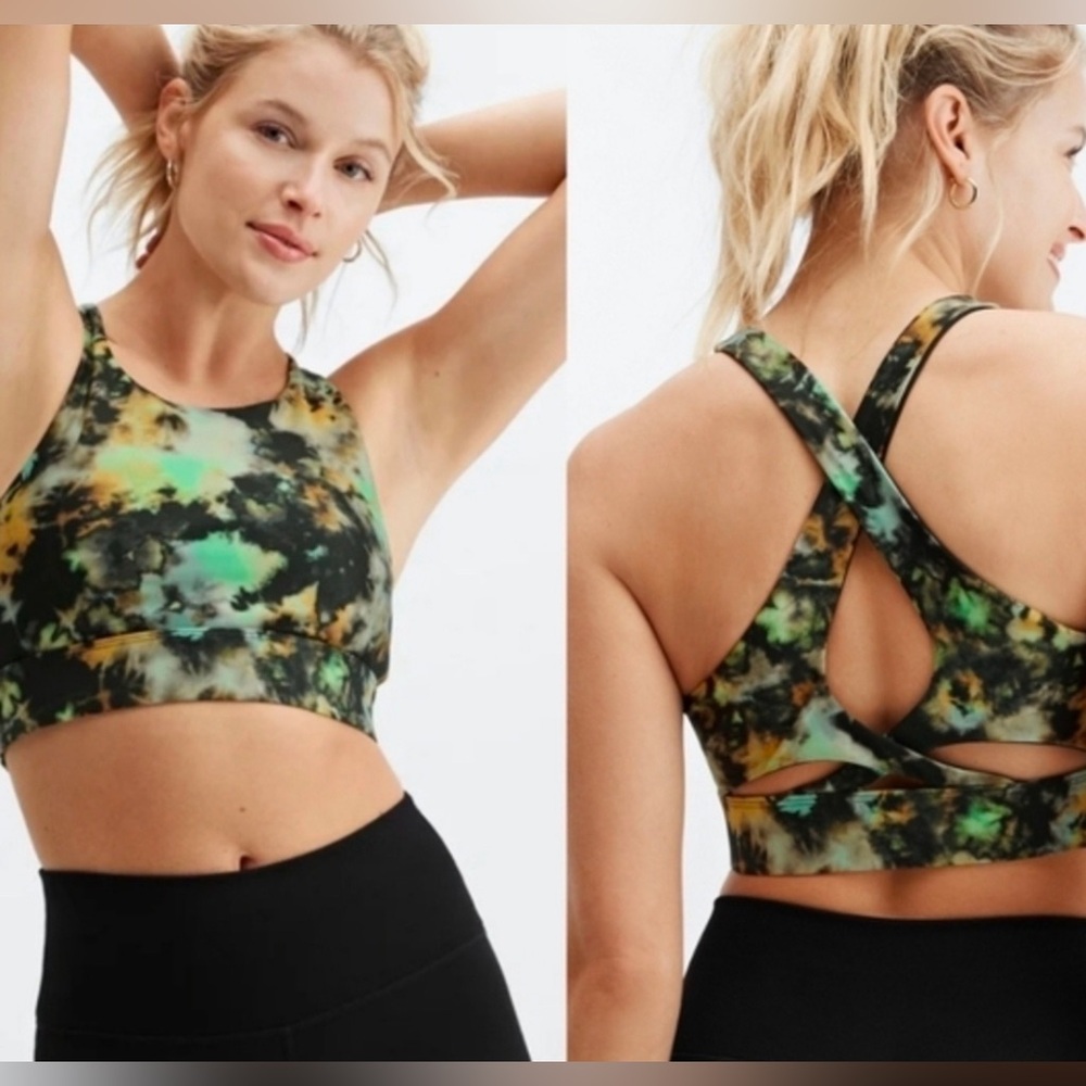 EUC- Fabletics ‘No-Bounce’ Pull On Sports Bra in ‘Tie Dye Trip’